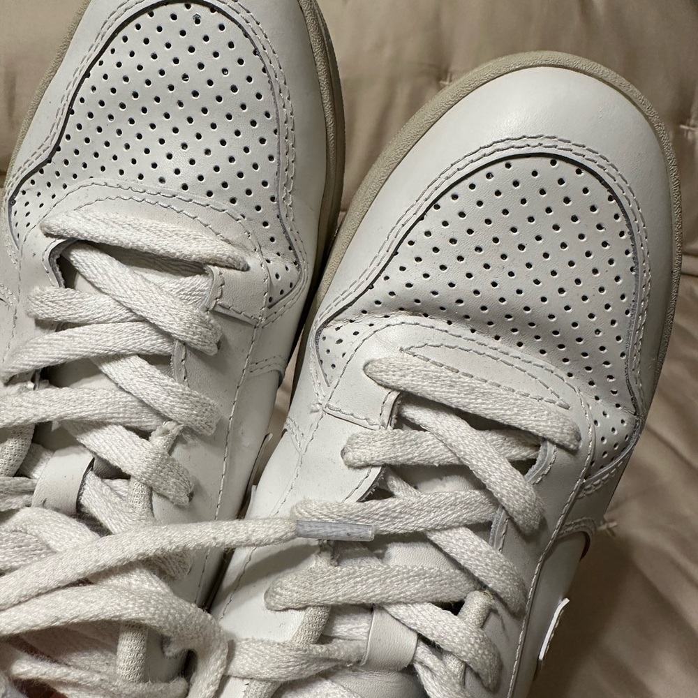 Veja V-10 Sneakers Women’s 9 Euro 40 White EUC - Picture 3 of 14